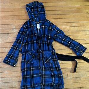 EUC Blue Plaid boys Hooded Robe